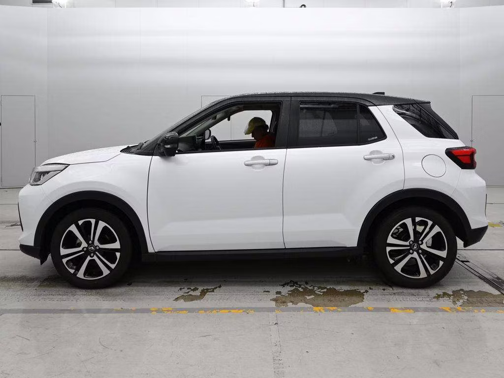 DAIHATSU ROCKY