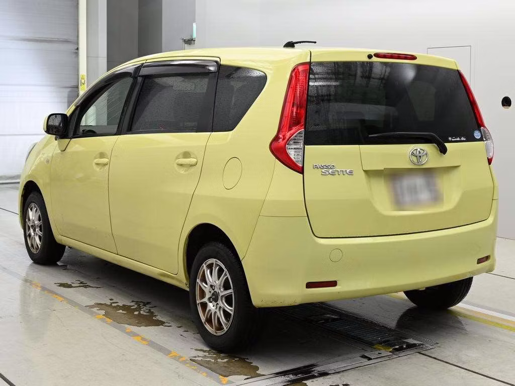 TOYOTA PASSO SETTE