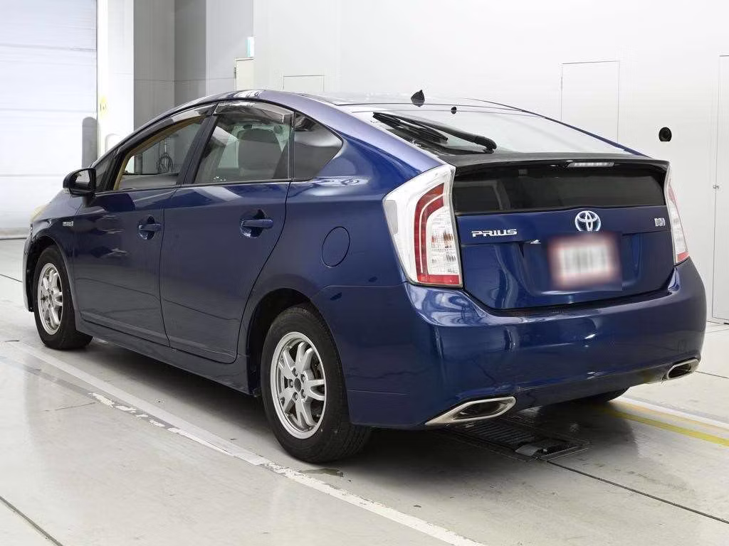 TOYOTA PRIUS