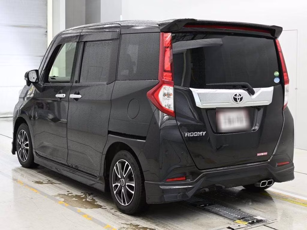 TOYOTA ROOMY