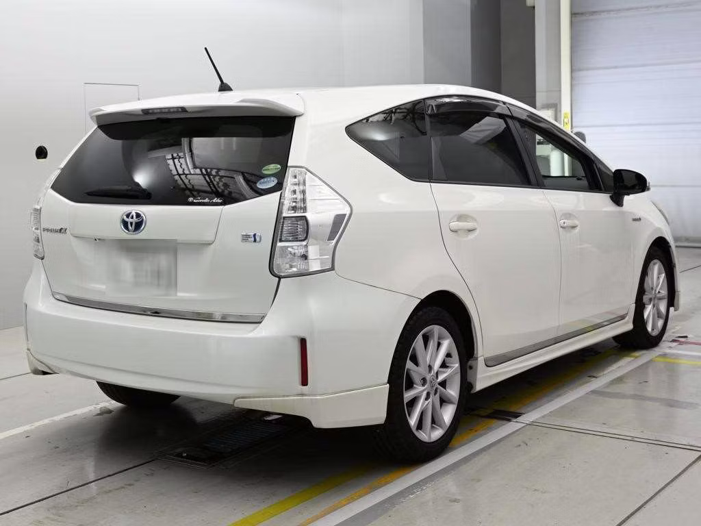 TOYOTA PRIUS ALPHA