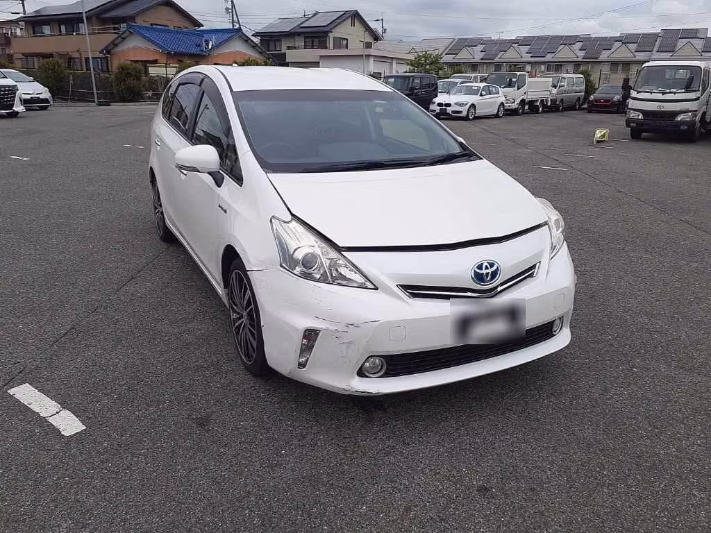 TOYOTA PRIUS ALPHA