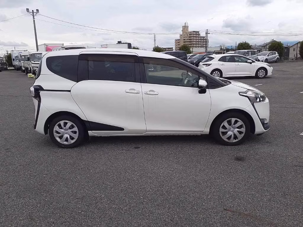 TOYOTA SIENTA