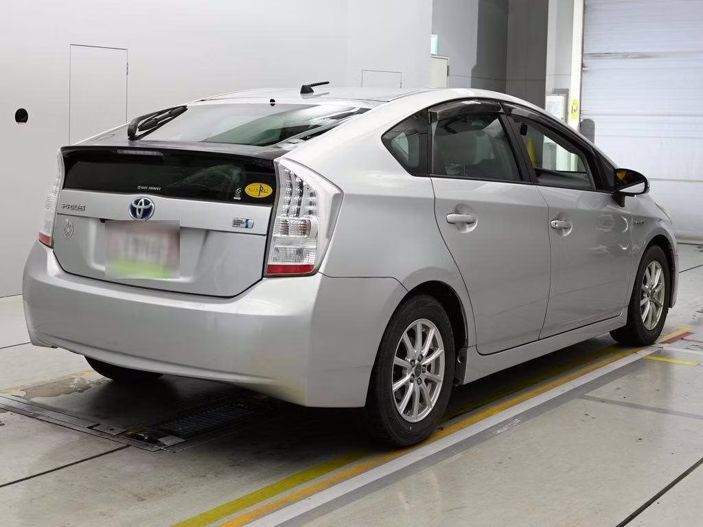 TOYOTA PRIUS