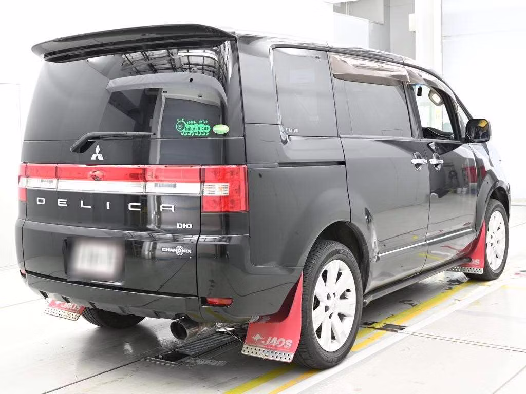 MITSUBISHI DELICA D:5