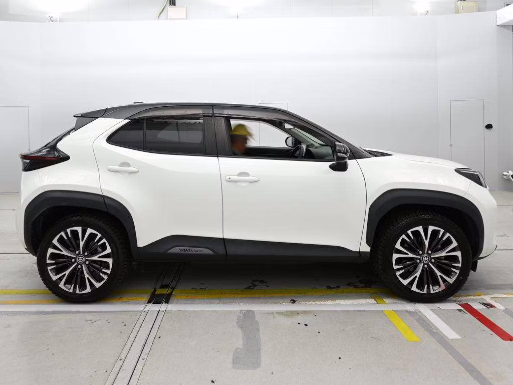 TOYOTA YARIS CROSS