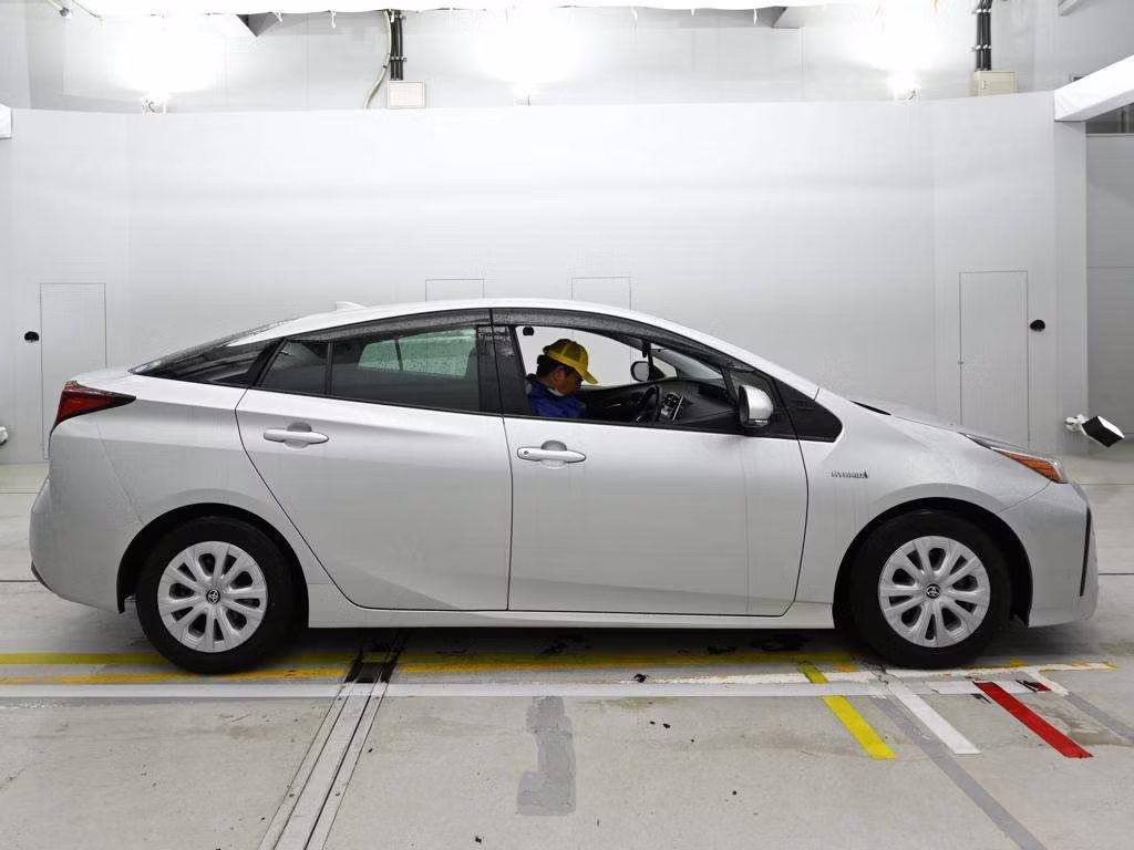 TOYOTA PRIUS