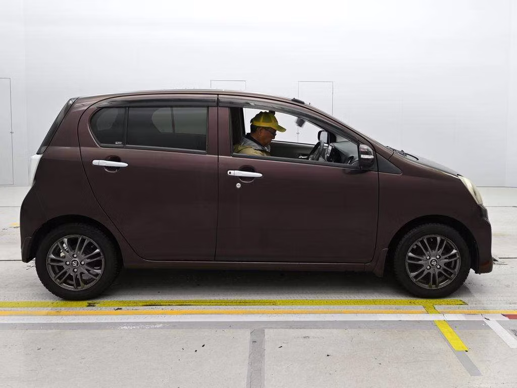 SUBARU PLEO PLUS