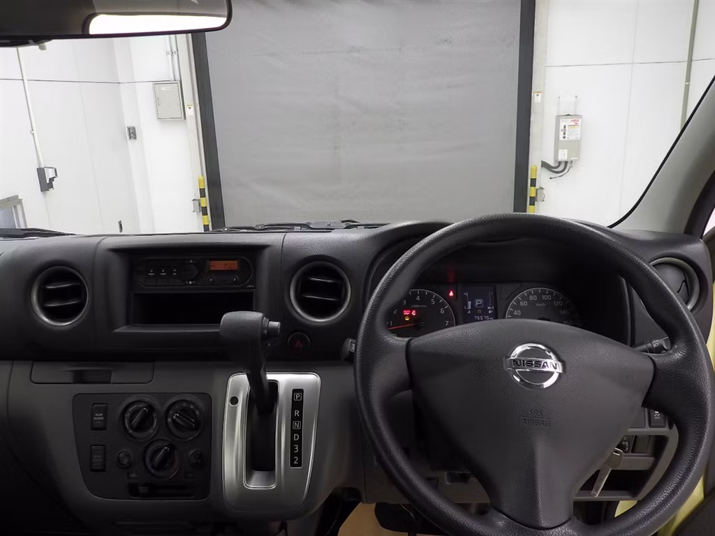 NISSAN NV350 CARAVAN