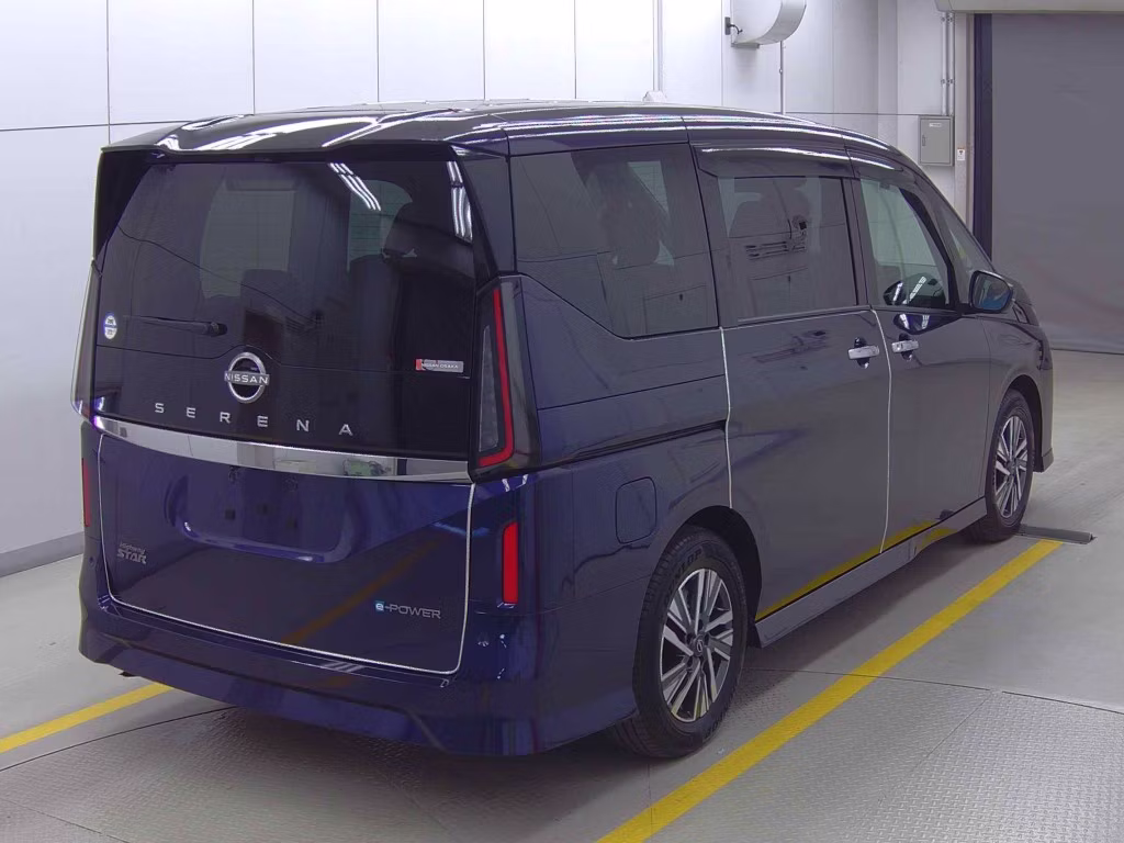NISSAN SERENA