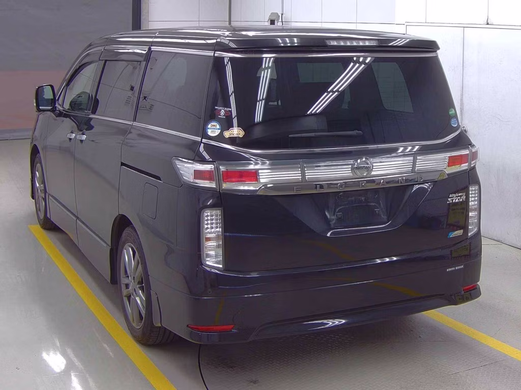 NISSAN ELGRAND