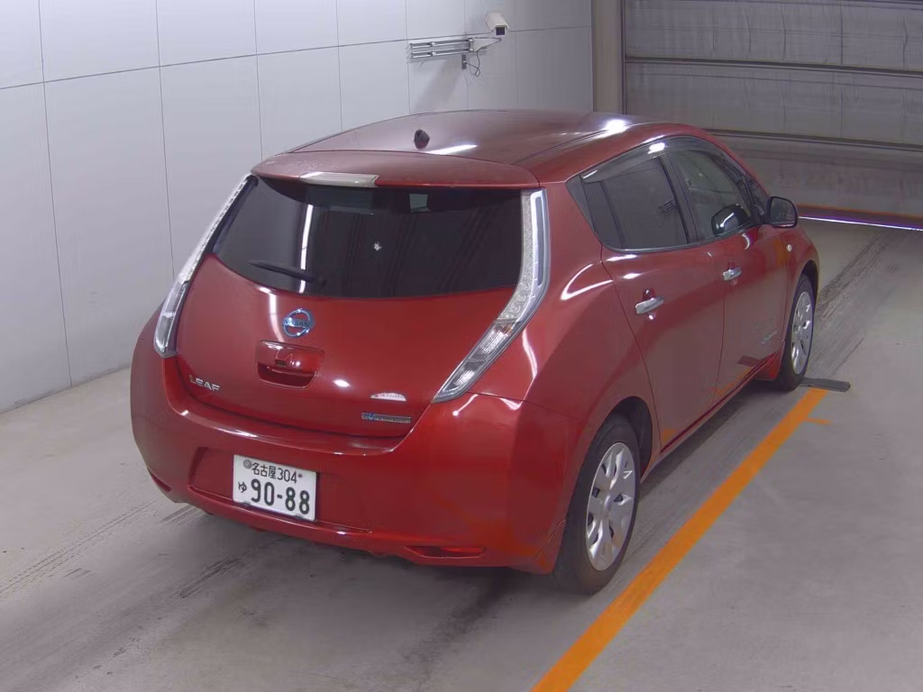 NISSAN LEAF