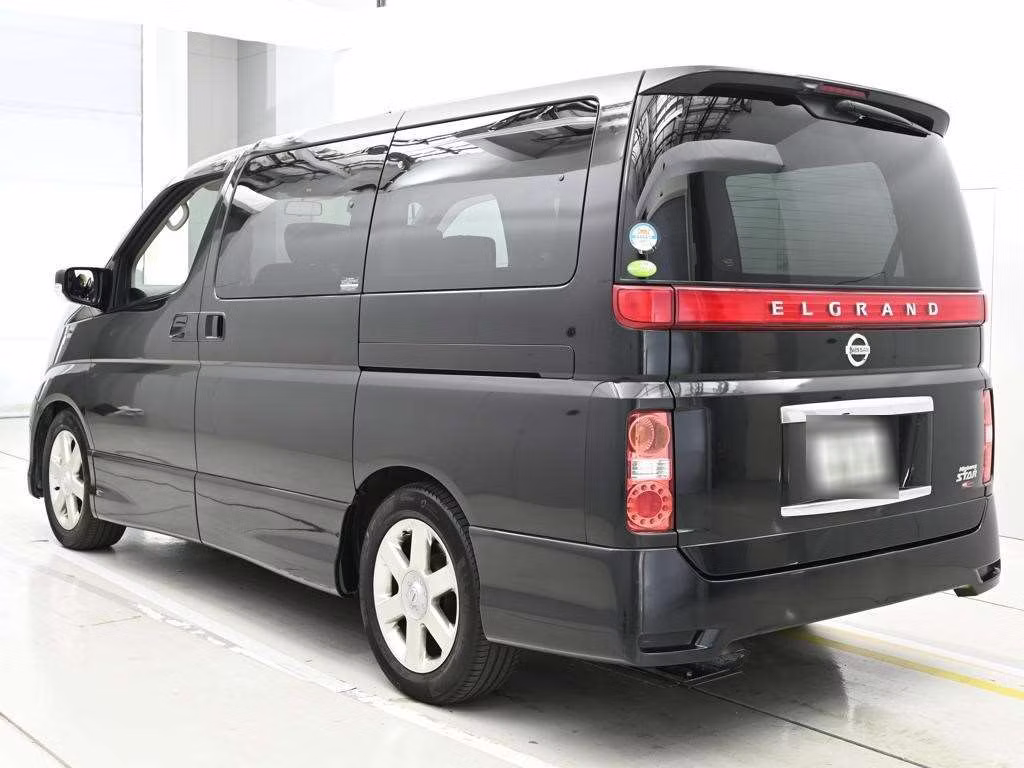 NISSAN ELGRAND