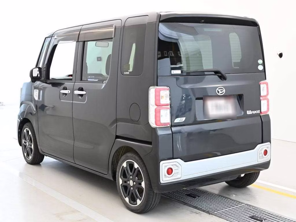 DAIHATSU WAKE