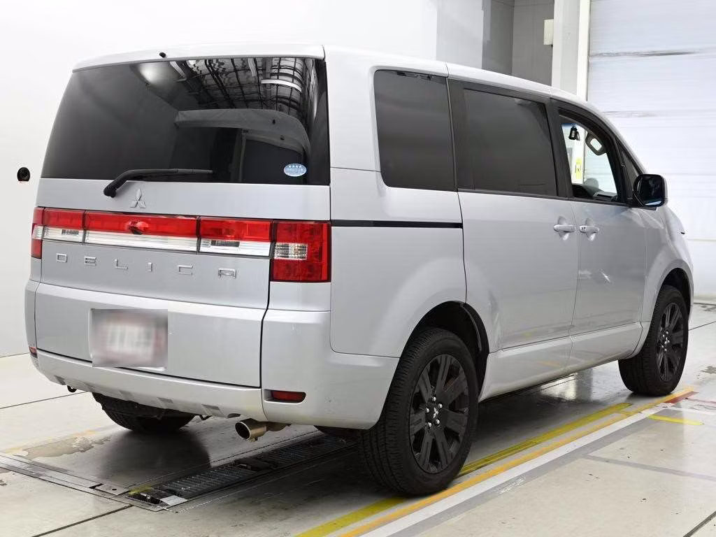 MITSUBISHI DELICA D:5