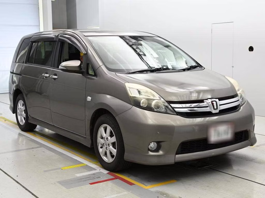TOYOTA ISIS