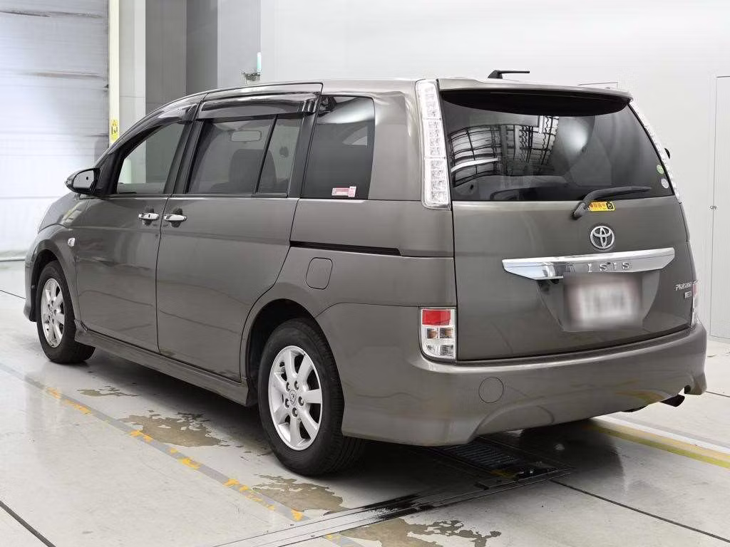 TOYOTA ISIS