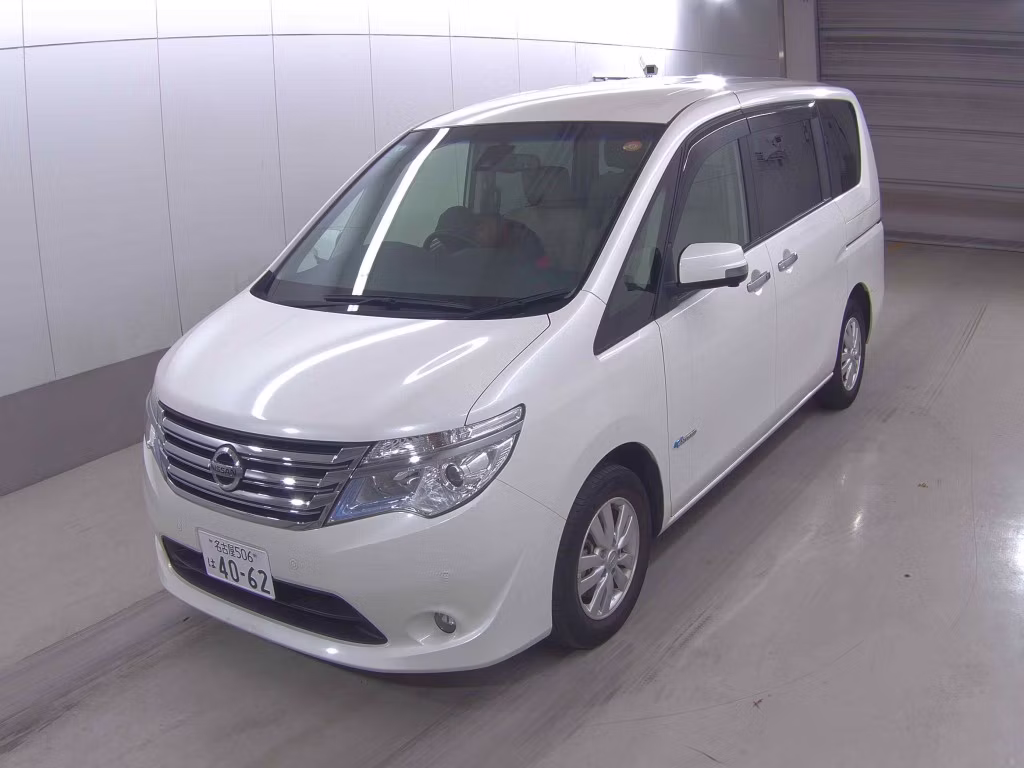 NISSAN SERENA