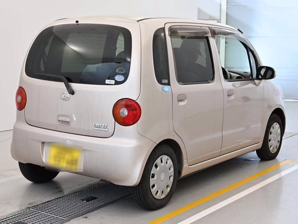 DAIHATSU MOVE LATTE