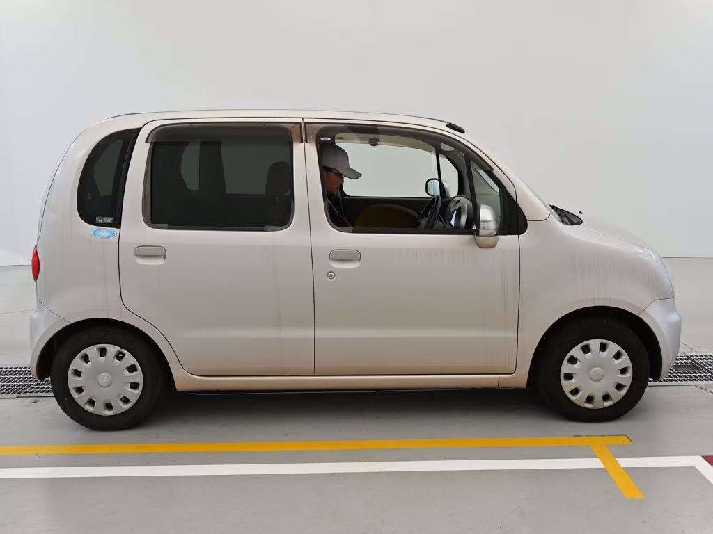 DAIHATSU MOVE LATTE