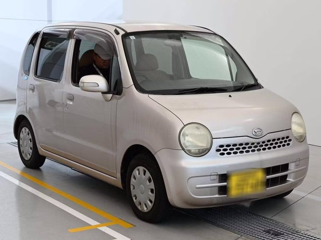 DAIHATSU MOVE LATTE