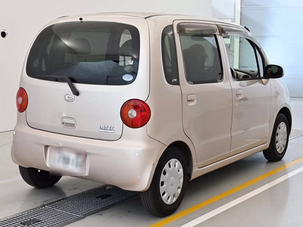 DAIHATSU MOVE LATTE
