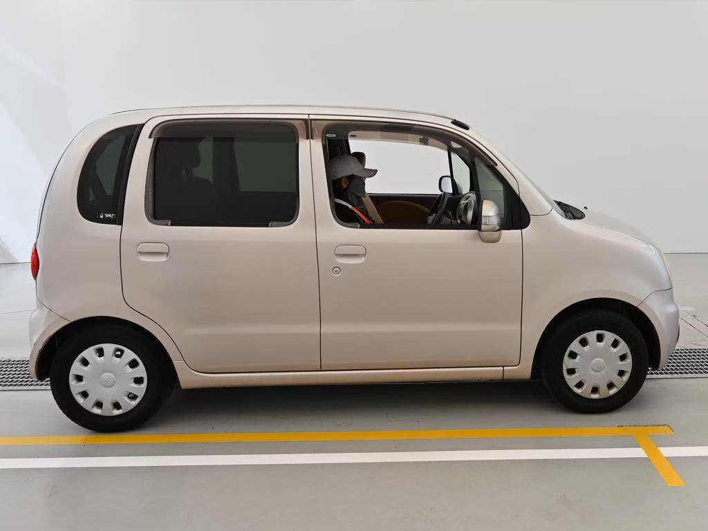 DAIHATSU MOVE LATTE