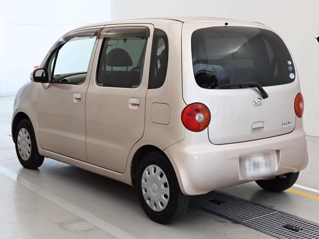 DAIHATSU MOVE LATTE