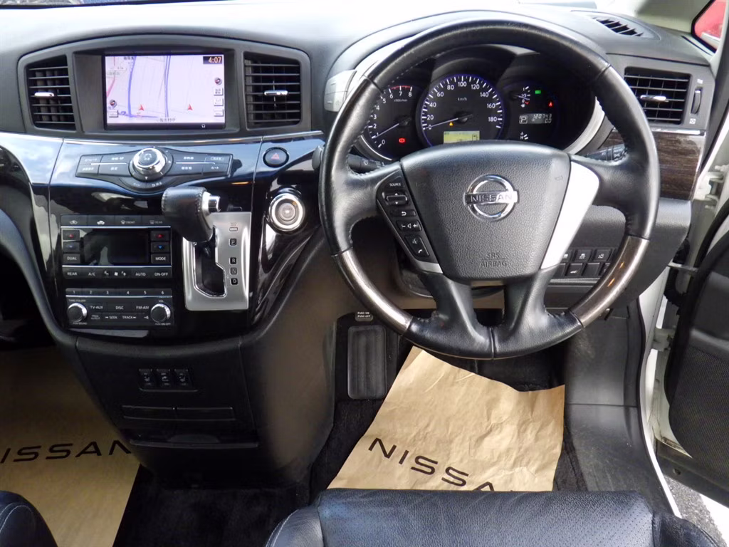 NISSAN ELGRAND