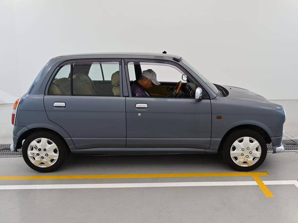 DAIHATSU MIRA GINO