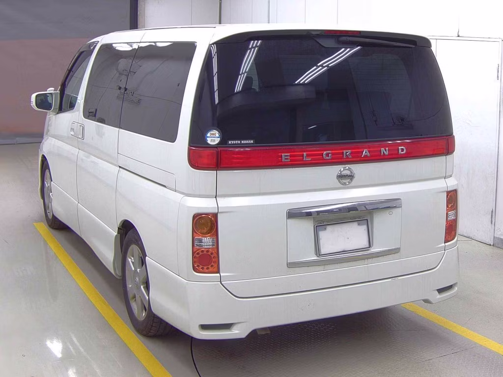 NISSAN ELGRAND