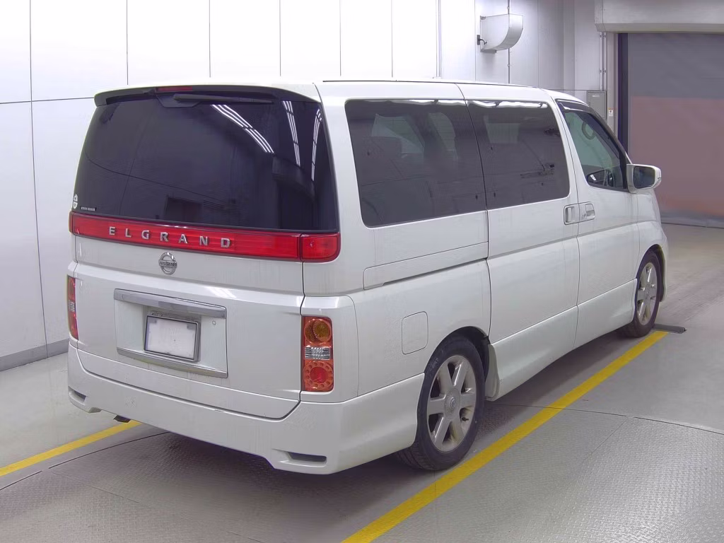 NISSAN ELGRAND