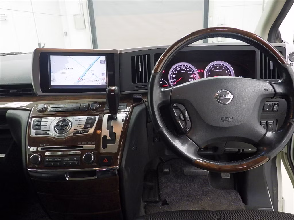 NISSAN ELGRAND
