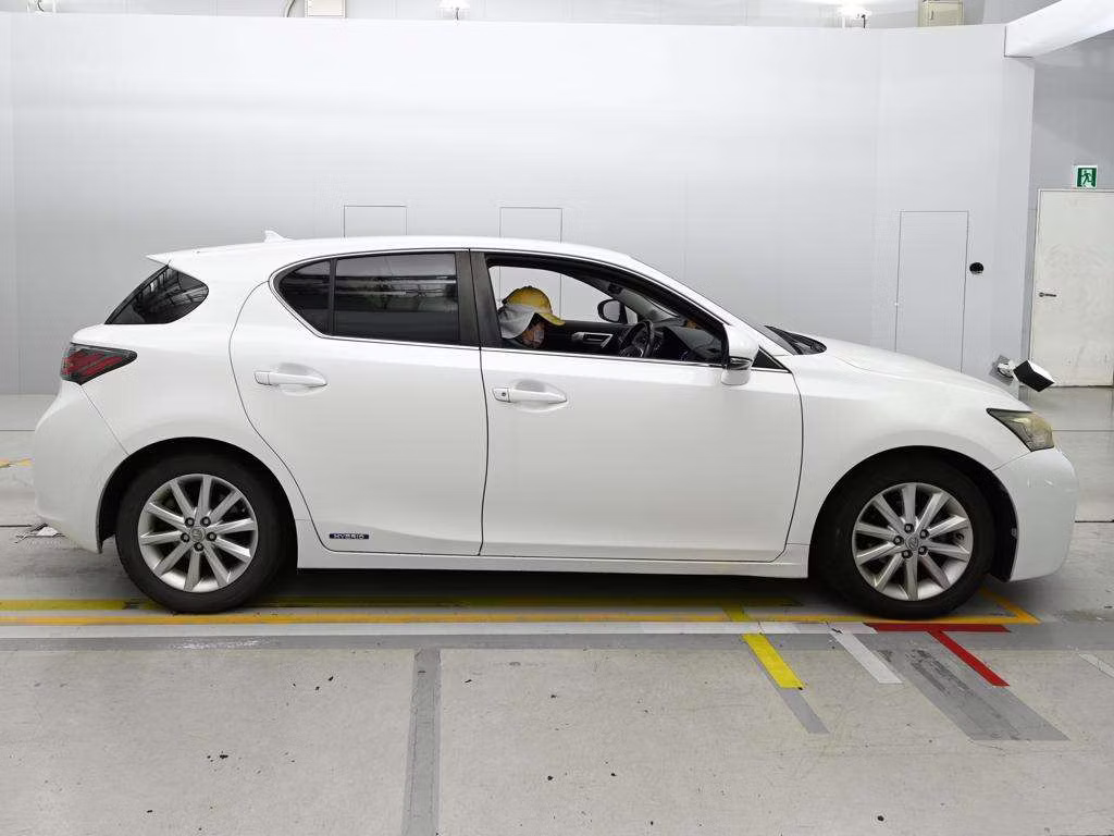 LEXUS CT200H