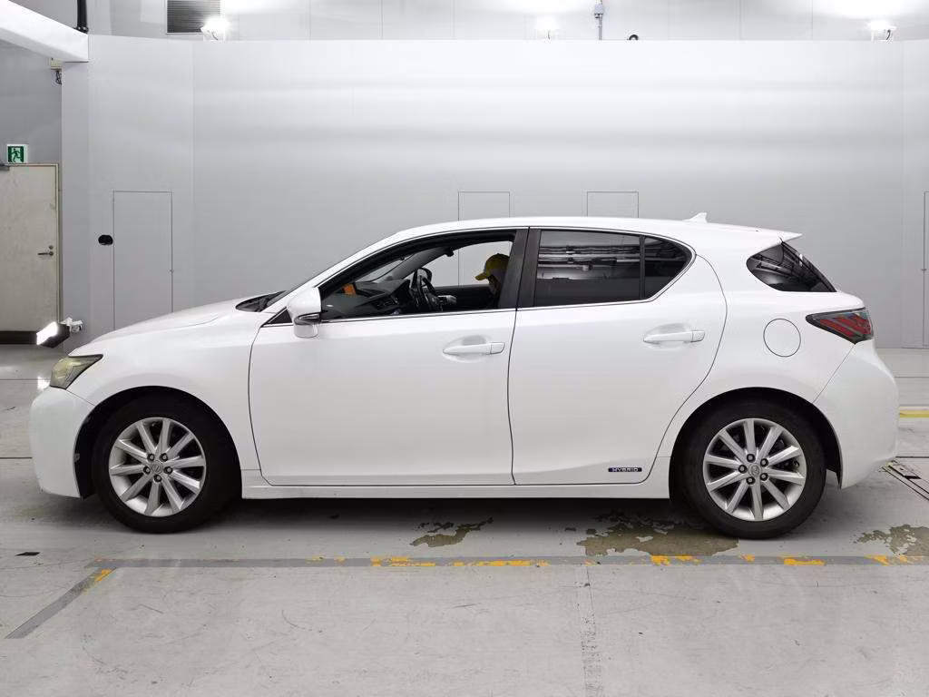 LEXUS CT200H