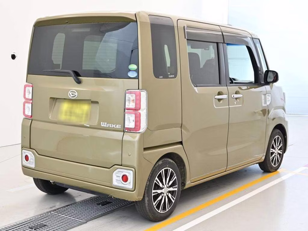 DAIHATSU WAKE