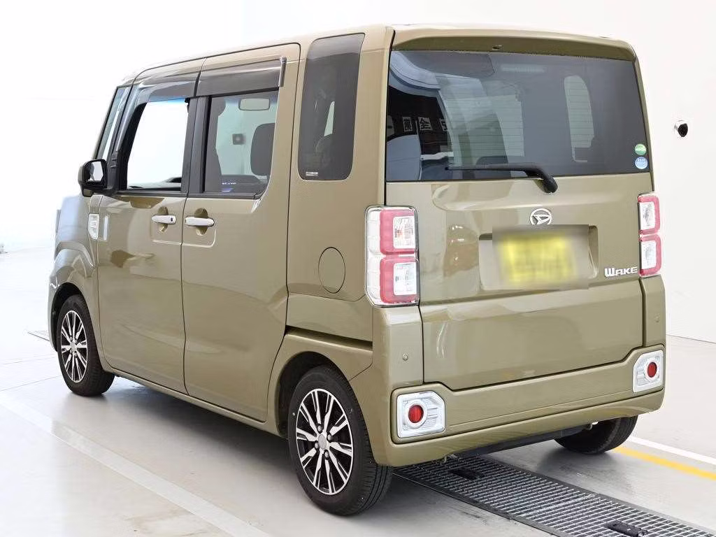 DAIHATSU WAKE