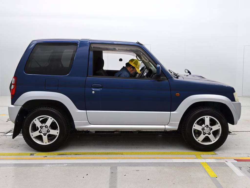 MITSUBISHI PAJERO MINI
