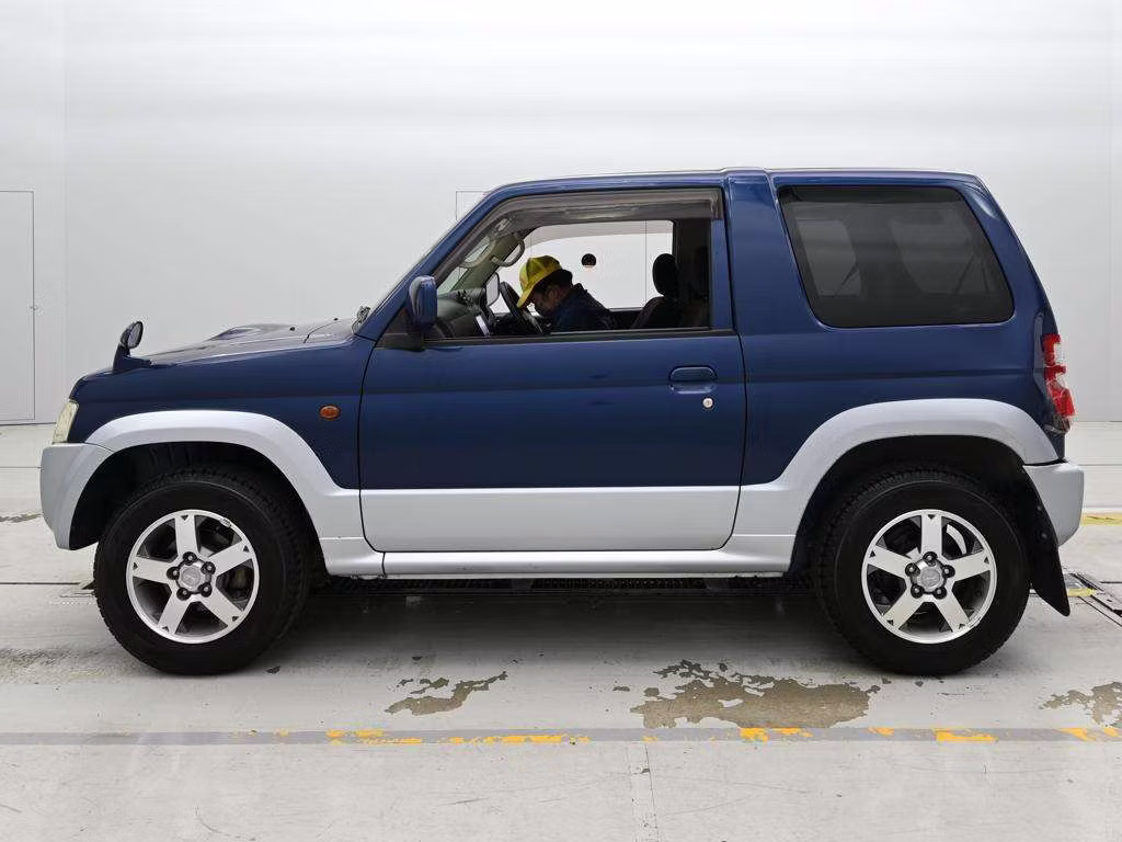 MITSUBISHI PAJERO MINI