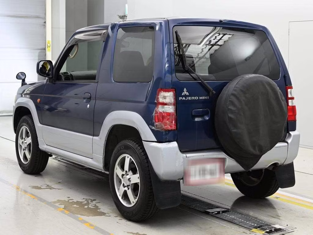 MITSUBISHI PAJERO MINI