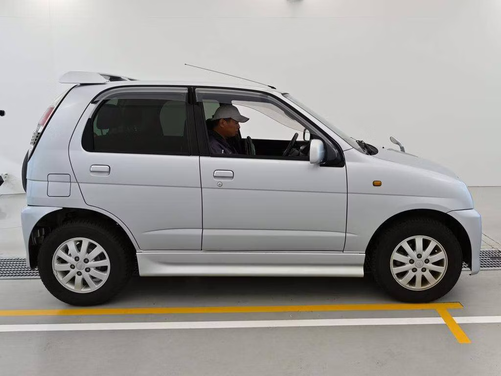DAIHATSU TERIOS KID