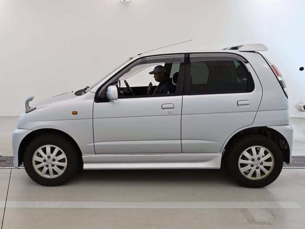 DAIHATSU TERIOS KID