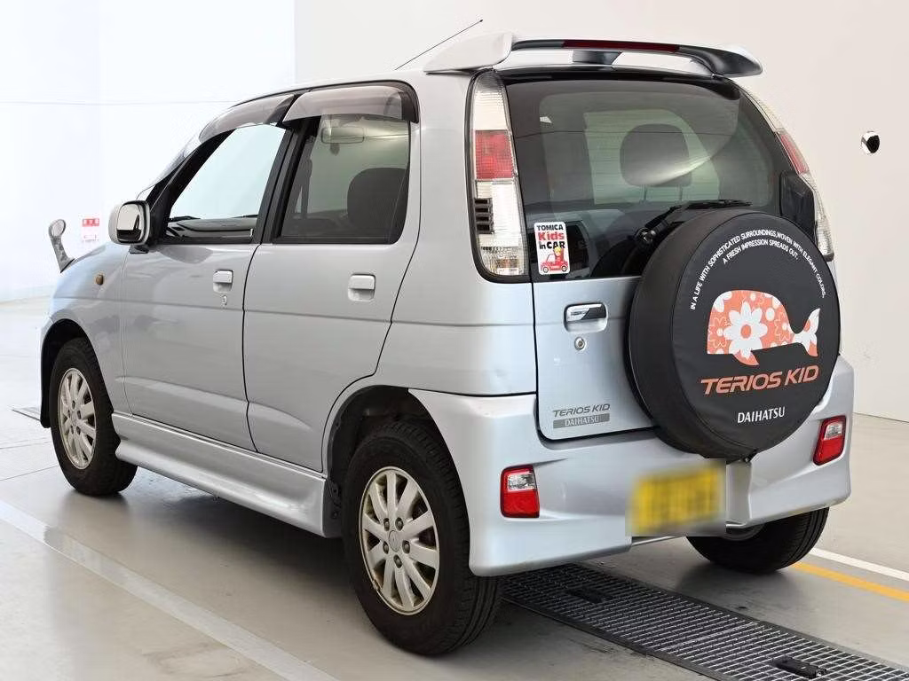 DAIHATSU TERIOS KID
