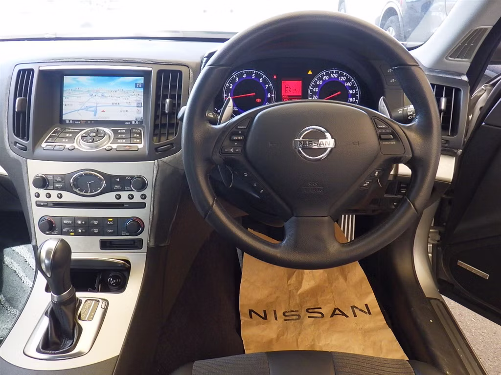 NISSAN SKYLINE