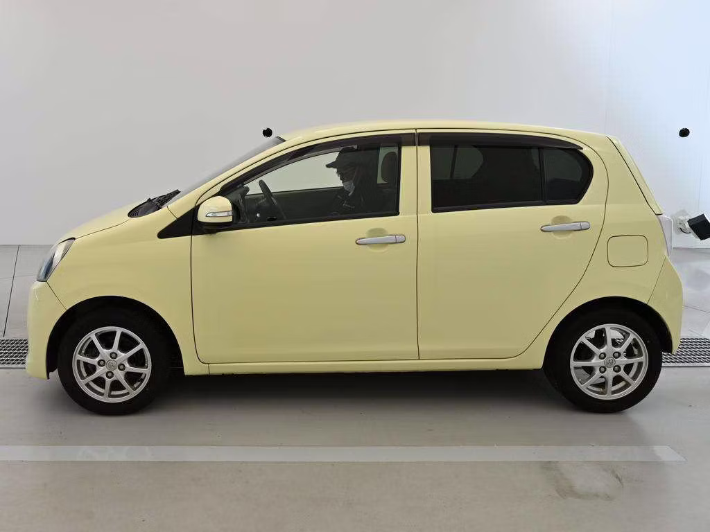 TOYOTA PIXIS EPOCH
