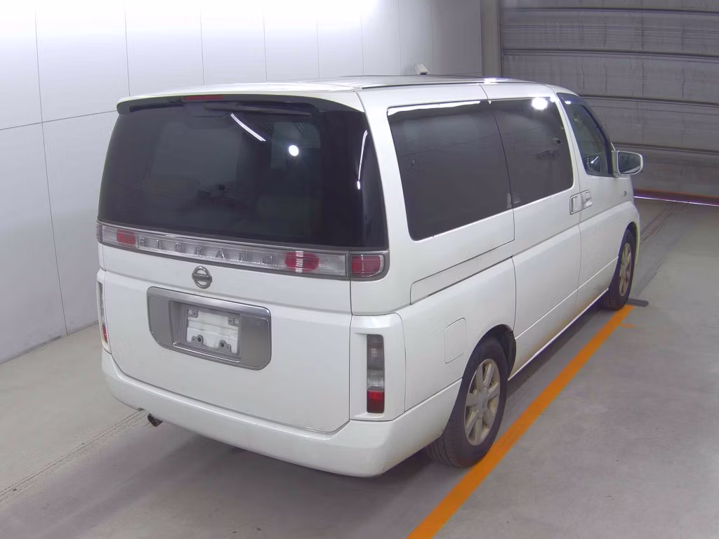 NISSAN ELGRAND
