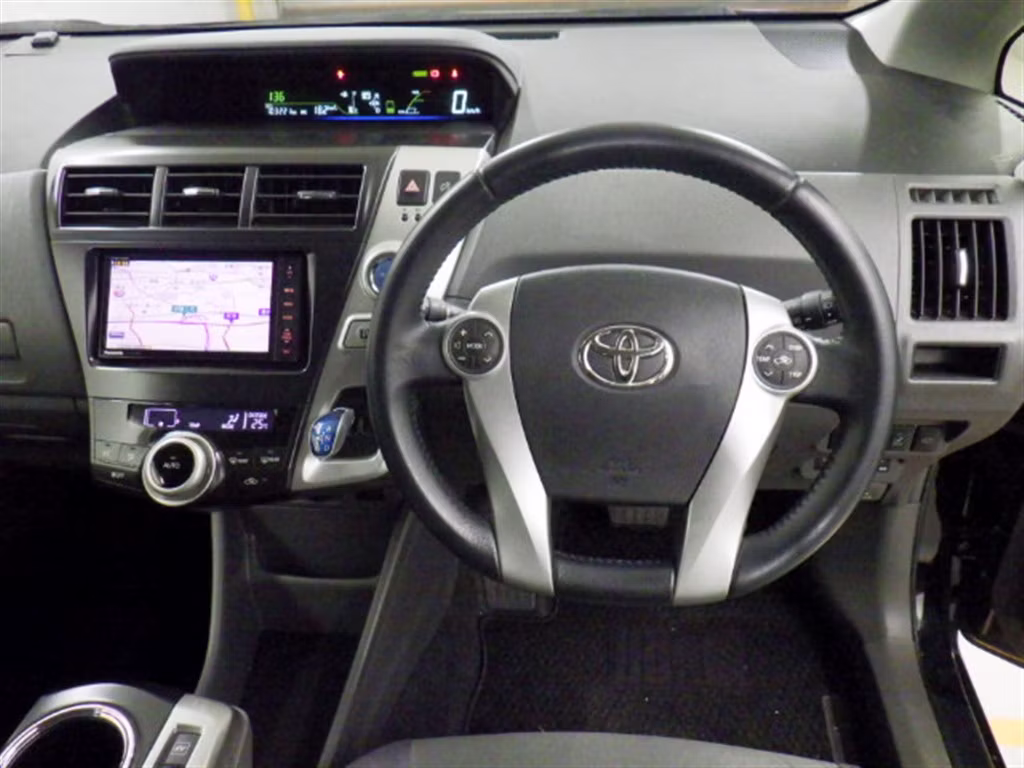 TOYOTA PRIUS ALPHA