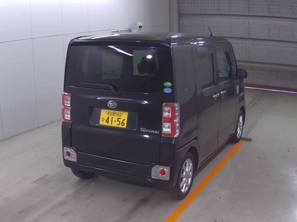 DAIHATSU WAKE