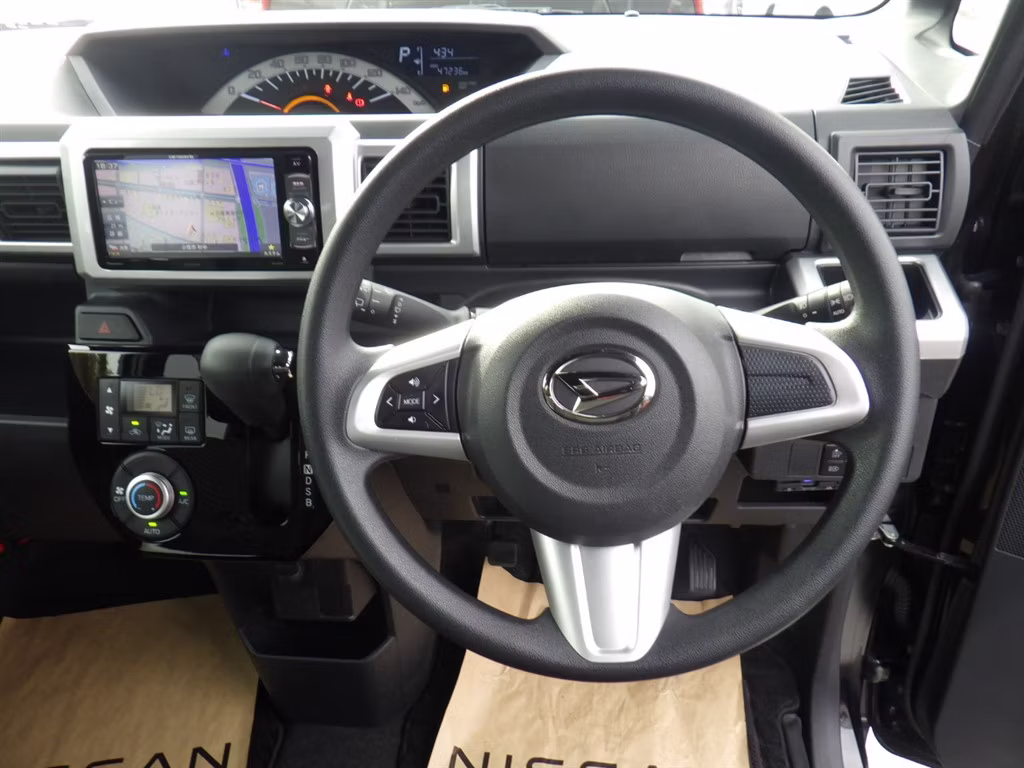 DAIHATSU WAKE