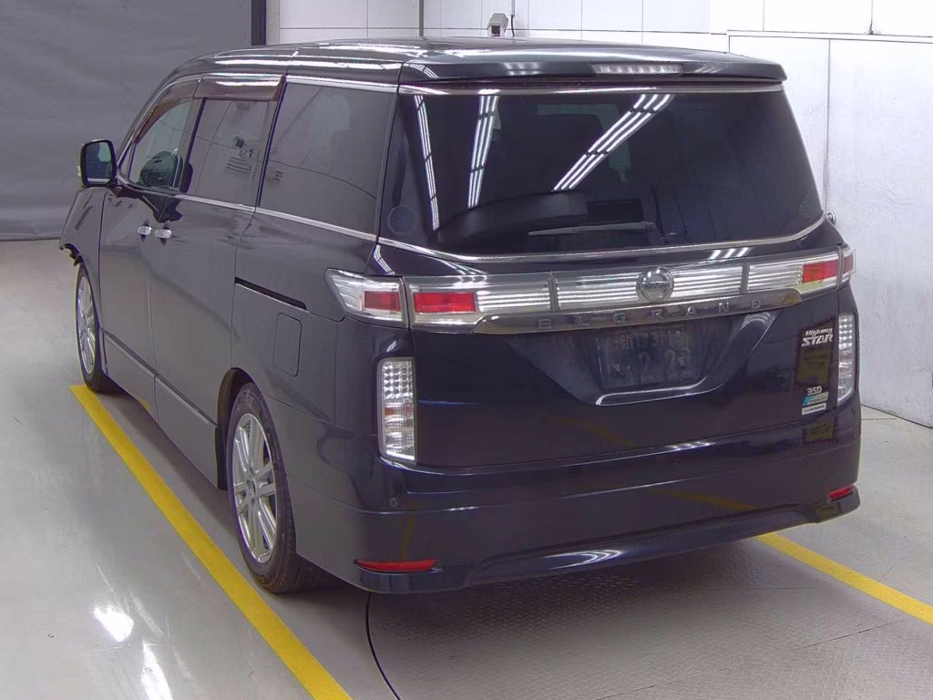 NISSAN ELGRAND